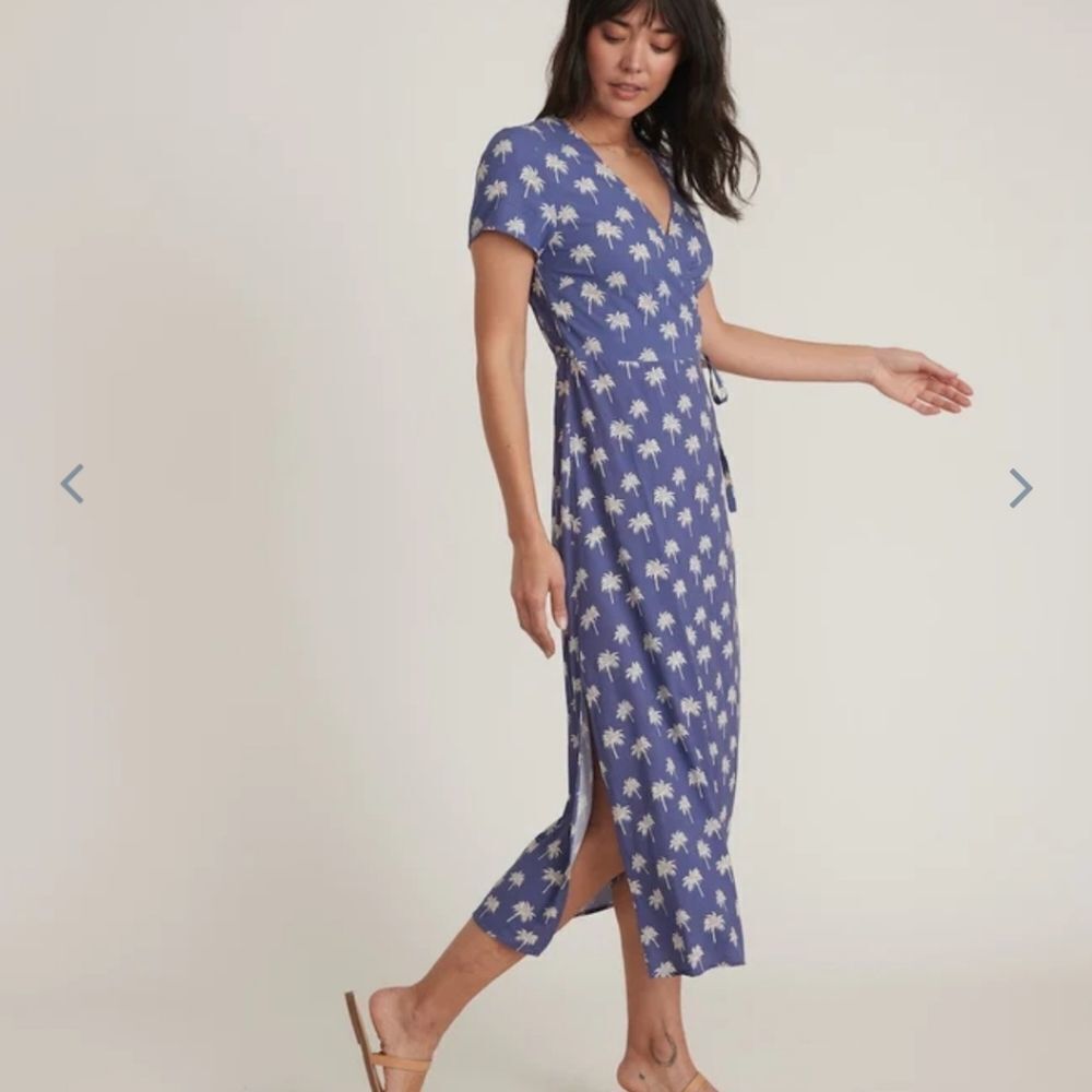 Marine layer Emlyn Midi Wrap Dress in Marlin Palm Print - Picture 3 of 8